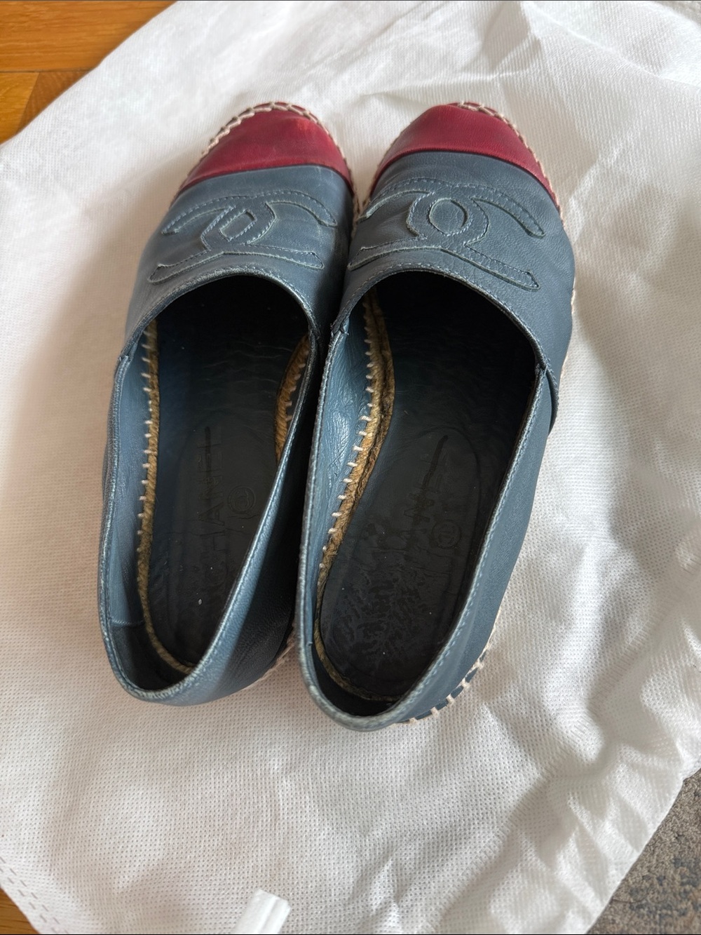Chanel Two-Tone Leather Espadrille Flats in Navy and Burgundy Size 6.5 - Picture 2 of 9